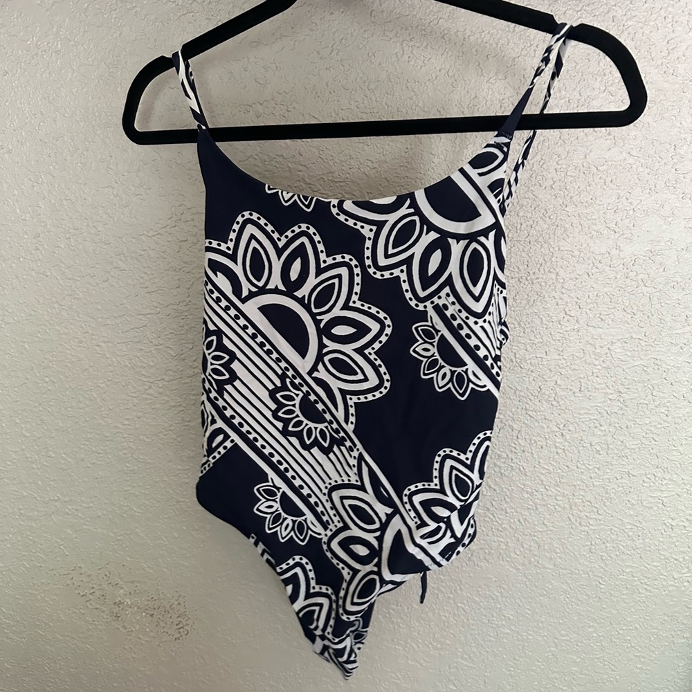 (2) American eagle onepiece swim lot